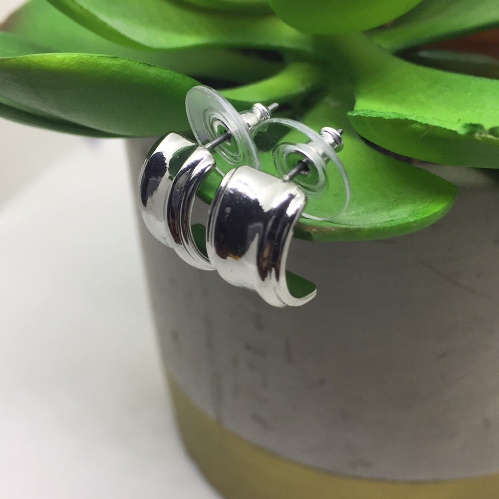 Cute 1/2 silver color vintage hoops